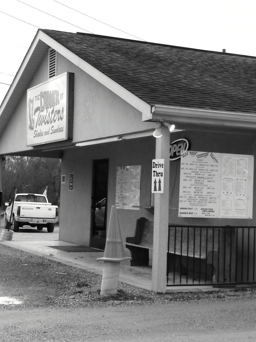 Twisters Diner | restaurant | 5831 Washington Pike, Knoxville, TN 37918, USA | 8659512046 OR +1 865-951-2046