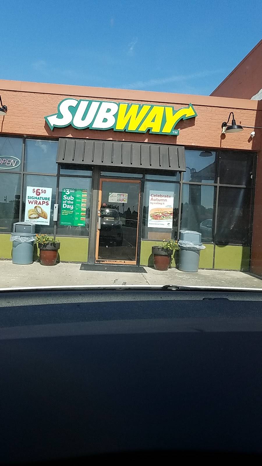 Subway Restaurants | restaurant | 7 Charleston Ave, Charleston, MO 63834, USA | 5736831091 OR +1 573-683-1091