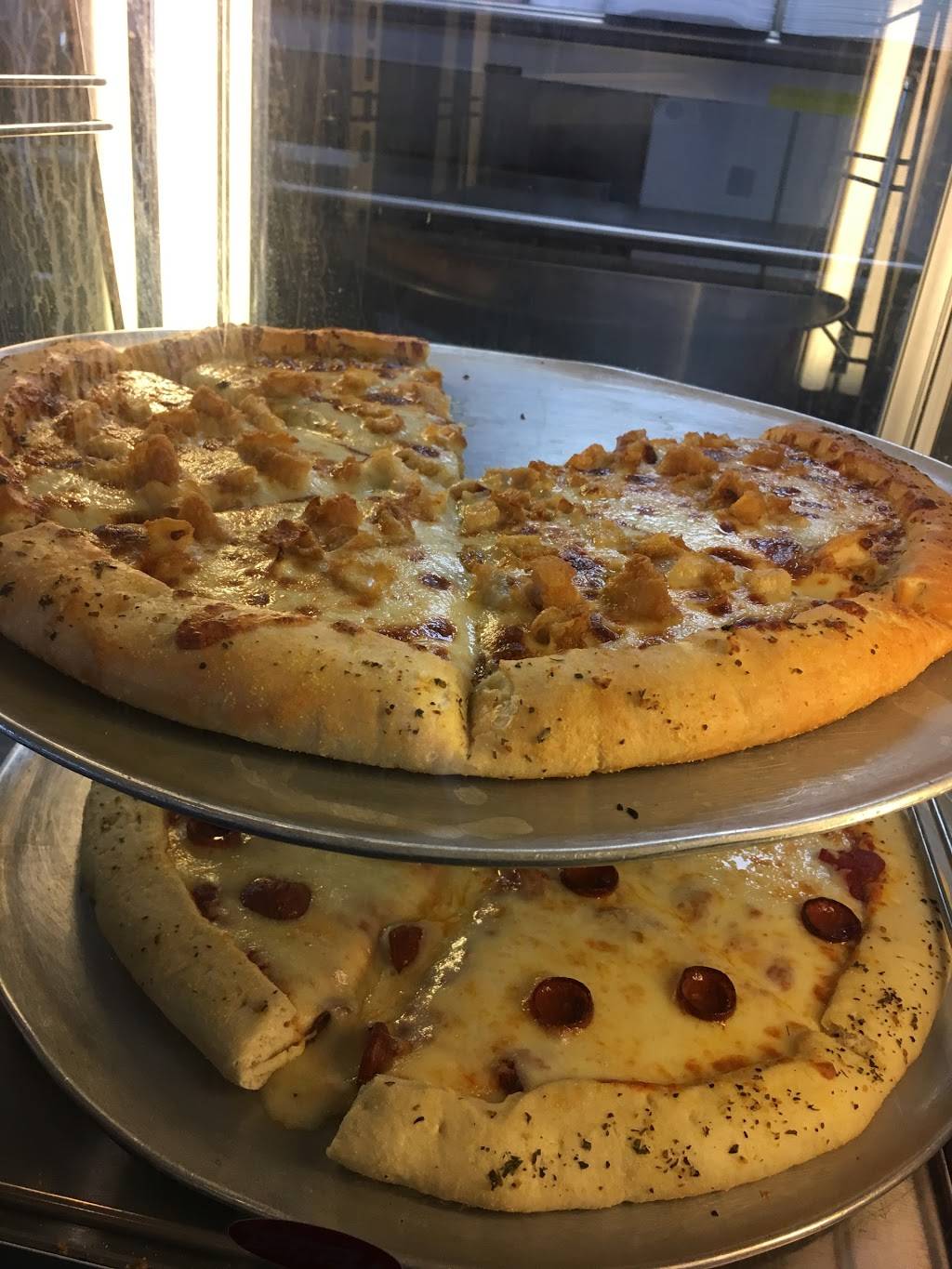 Homestretch Grill | restaurant | 8315 Park Rd, Batavia, NY 14020, USA | 5853433750 OR +1 585-343-3750