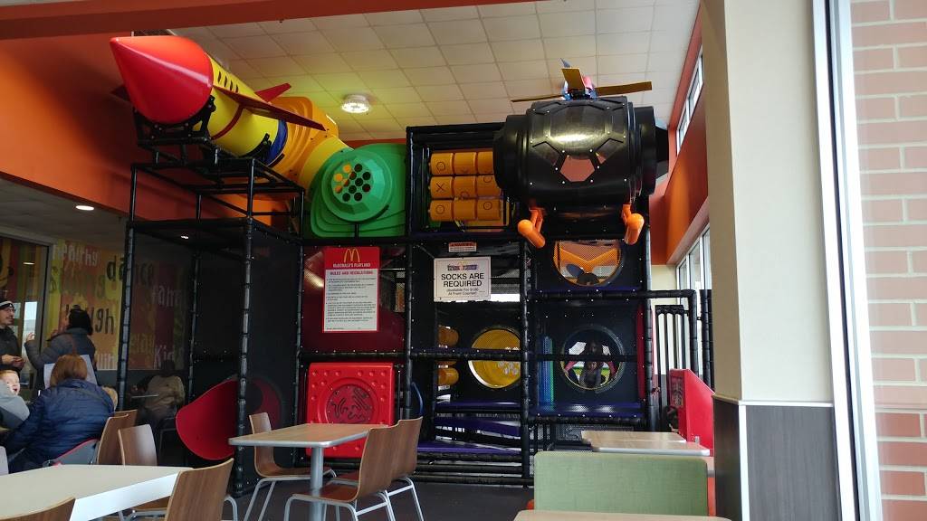 McDonalds | cafe | 920 N York Rd, Elmhurst, IL 60126, USA | 6308329633 OR +1 630-832-9633