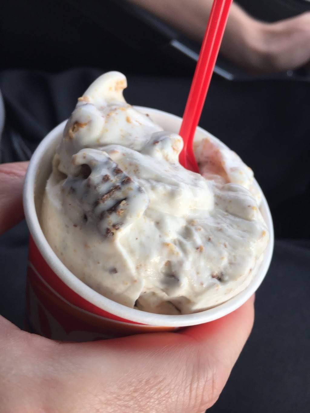 Dairy Queen | restaurant | 371 Yonge St, Barrie, ON L4N 4C9, Canada | 7057227797 OR +1 705-722-7797