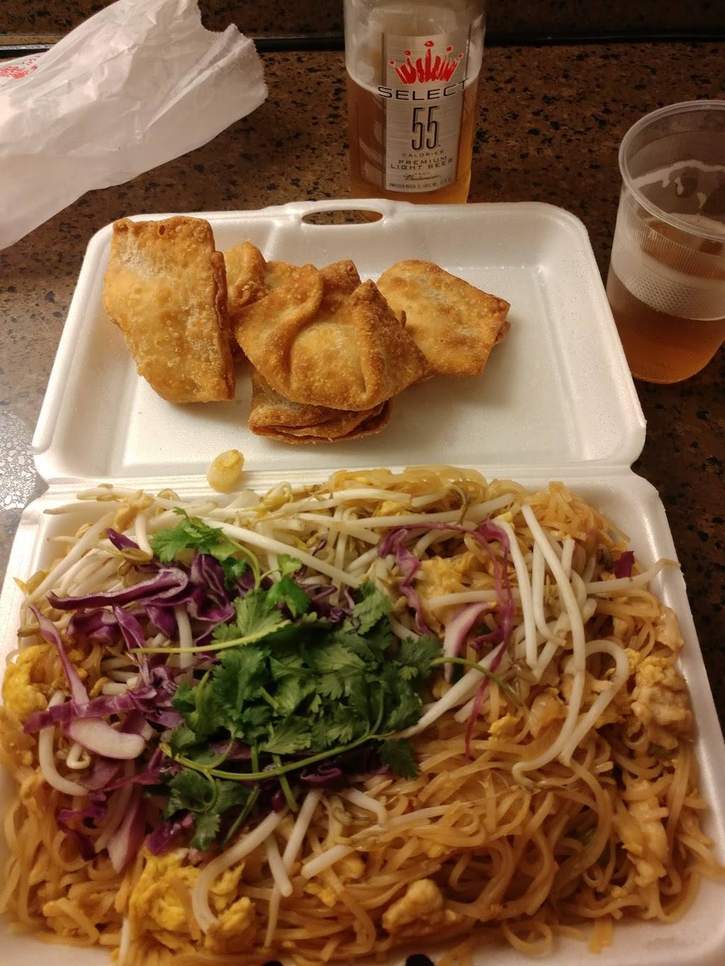 Lulus Rice & Noodles | restaurant | 135 W Kemper Rd, Cincinnati, OH 45246, USA | 5136714949 OR +1 513-671-4949