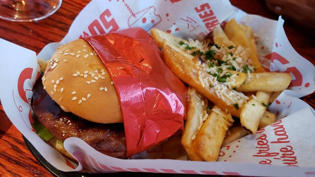 Red Robin Gourmet Burgers and Brews | restaurant | 1891 E Parks Hwy, Wasilla, AK 99654, USA | 9073737373 OR +1 907-373-7373