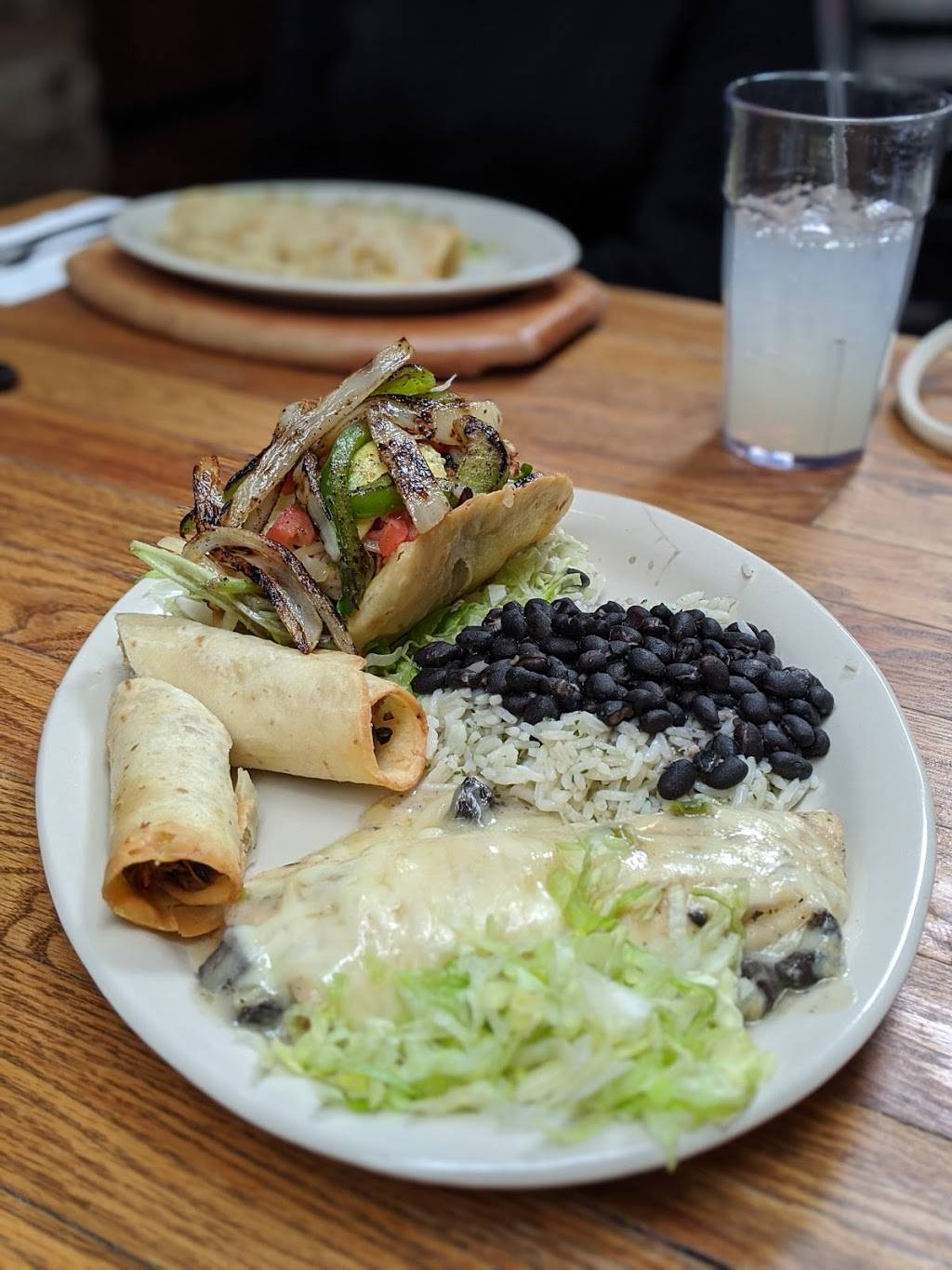 Trinis | restaurant | 1020 Howard St, Omaha, NE 68102, USA | 4023468400 OR +1 402-346-8400