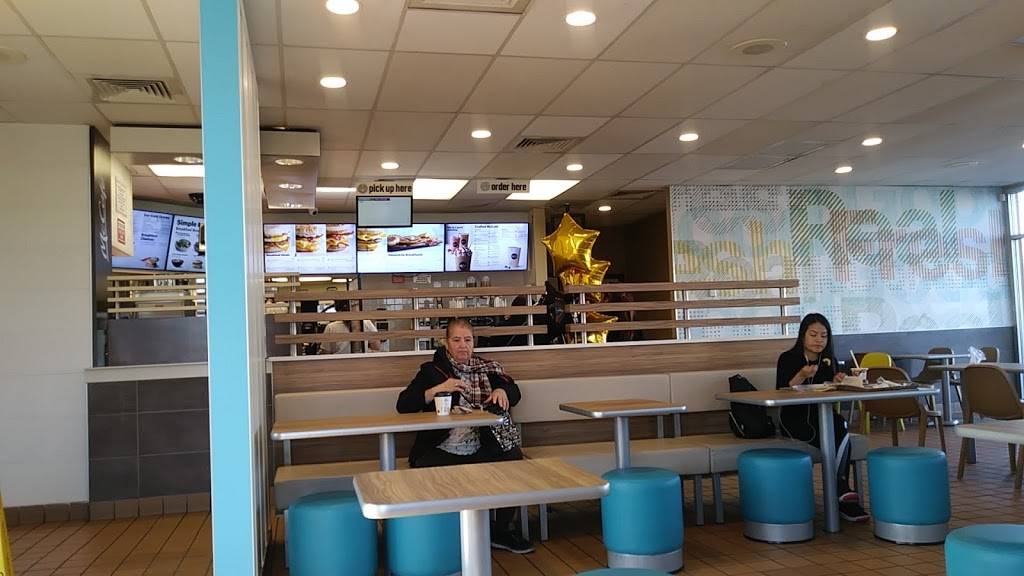McDonalds | cafe | 13700 Sherman Way, Van Nuys, CA 91405, USA | 8184429790 OR +1 818-442-9790