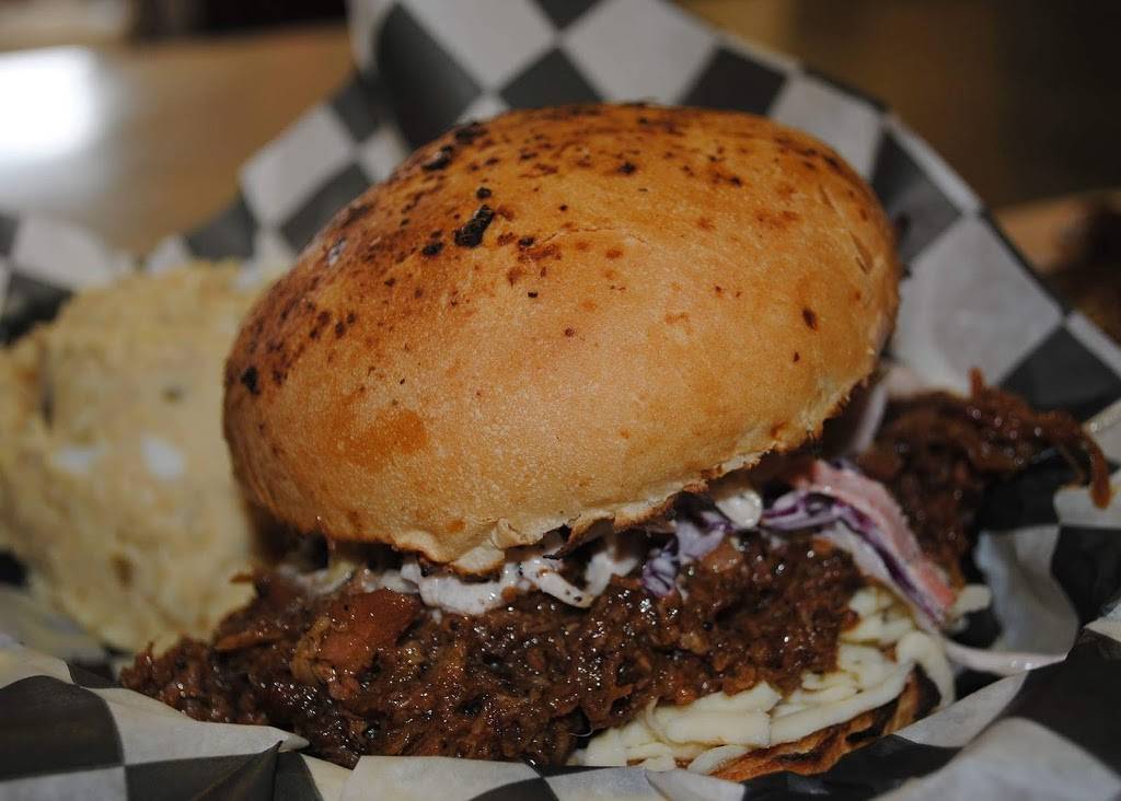 East Gate BBQ Express | restaurant | 123 La Neuville Rd, Youngsville, LA 70592, USA | 3378378667 OR +1 337-837-8667