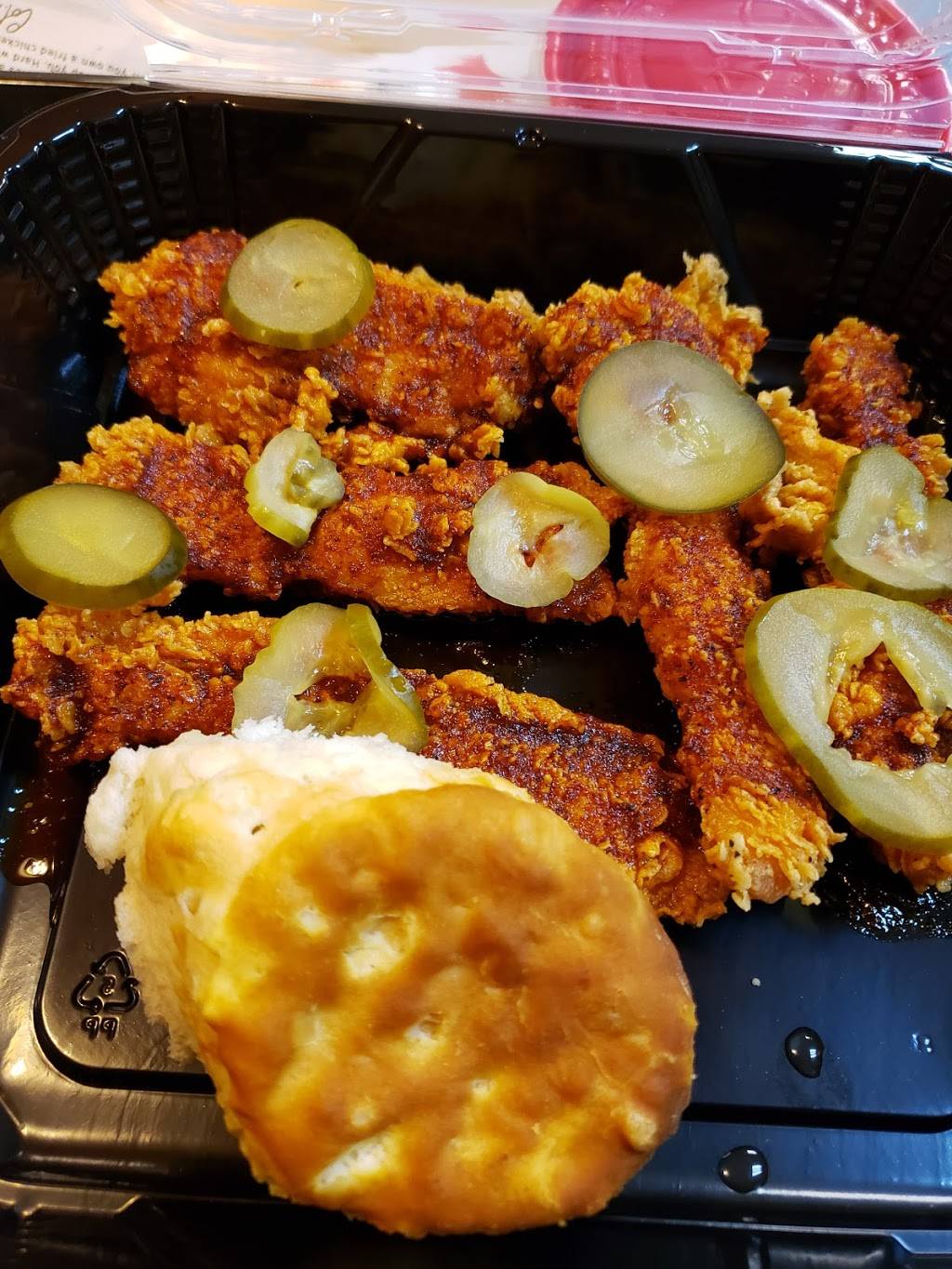 KFC | restaurant | 140 Main St, Westbrook, ME 04092, USA | 2078542546 OR +1 207-854-2546