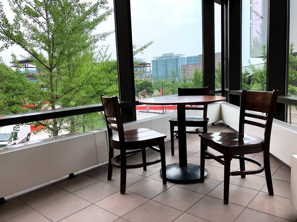 Starbucks | cafe | 2911 Woodside Drive, Cincinnati, OH 45221, USA | 8007827282 OR +1 800-782-7282