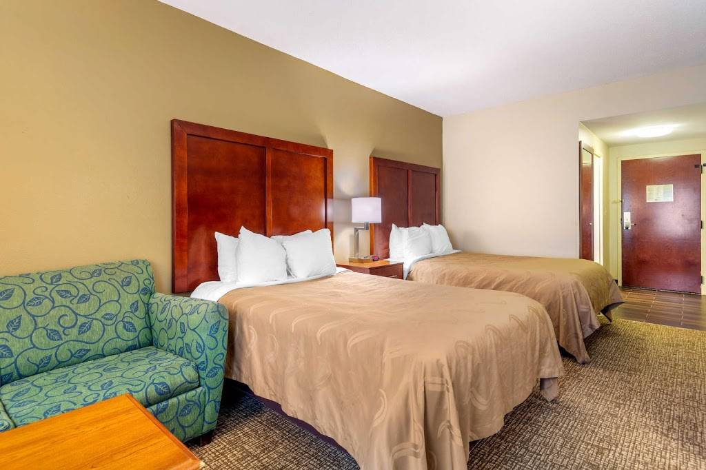 Quality Inn & Suites Olde Town | restaurant | 347 Effingham St, Portsmouth, VA 23704, USA | 7573977788 OR +1 757-397-7788