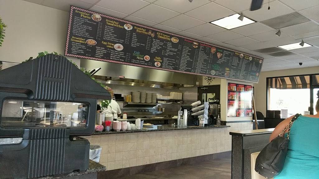 Gus Jr | restaurant | 497 E 4th St, Perris, CA 92570, USA | 9516573728 OR +1 951-657-3728