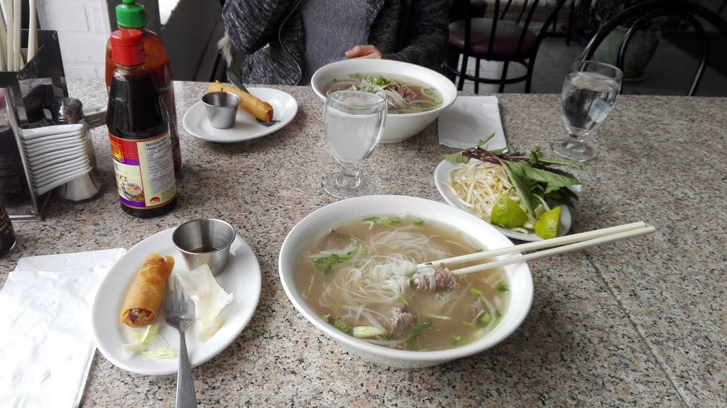 Restaurant Chez Tau Bay | restaurant | 745 Rue Jean-Talon, Montréal, QC H2R 1T9, Canada | 5142741234 OR +1 514-274-1234