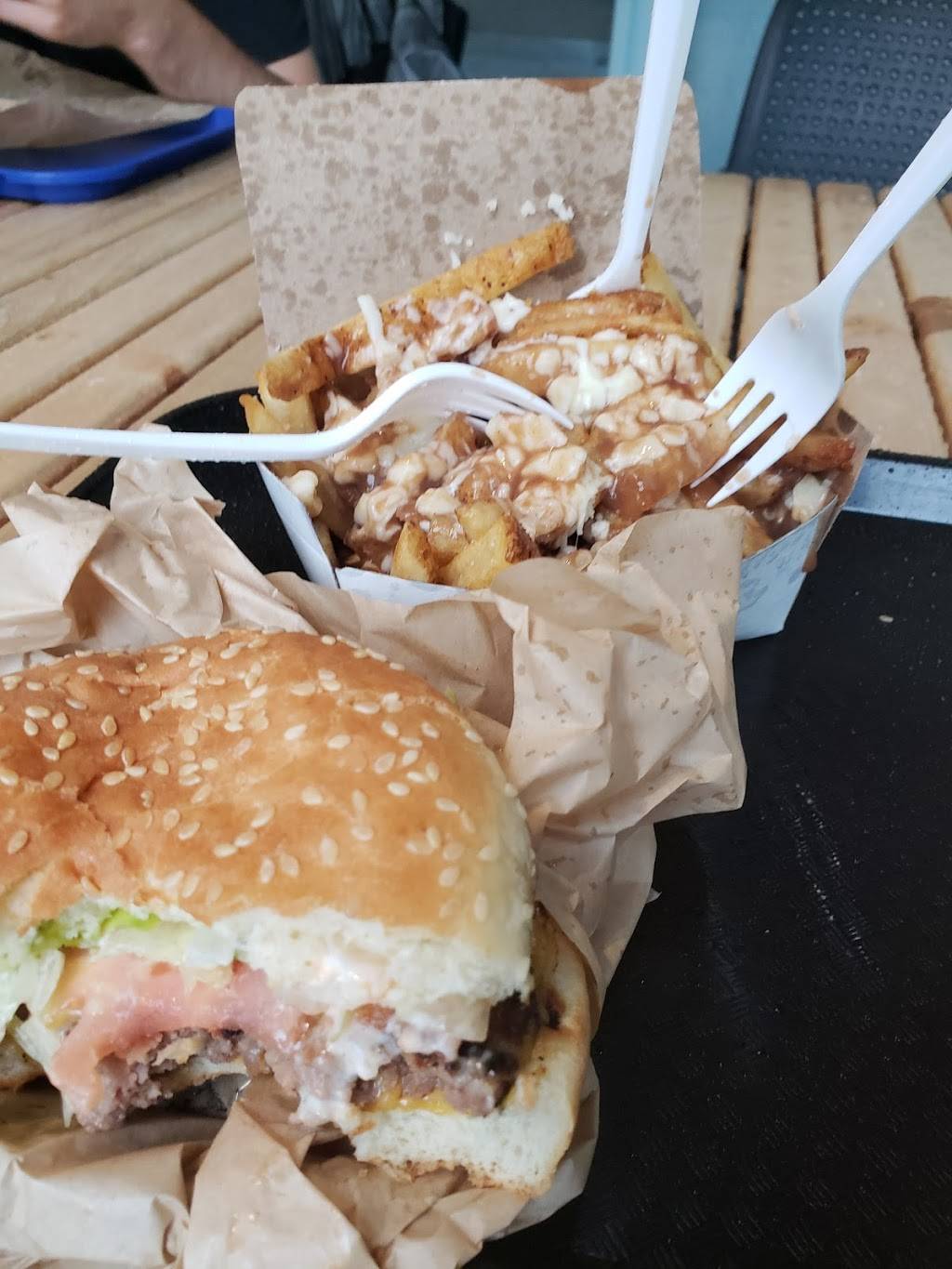 The Beach Burger | restaurant | 203 Main St, Sauble Beach, ON N0H 2G0, Canada | 5194220300 OR +1 519-422-0300