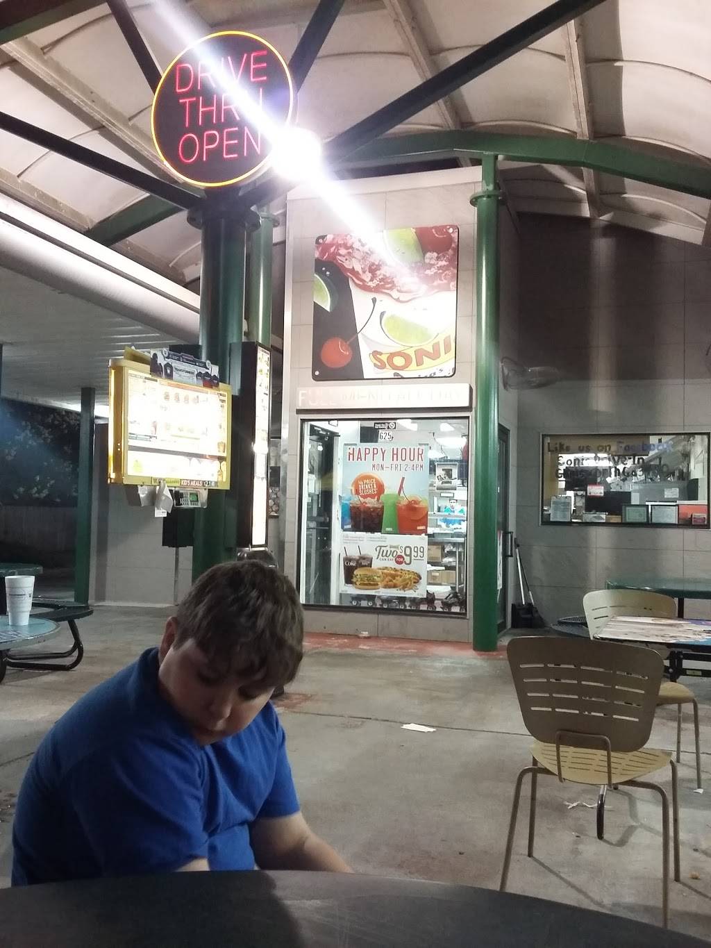 Sonic Drive-In | restaurant | 625 N 3rd Ave, Chatsworth, GA 30705, USA | 7066950200 OR +1 706-695-0200