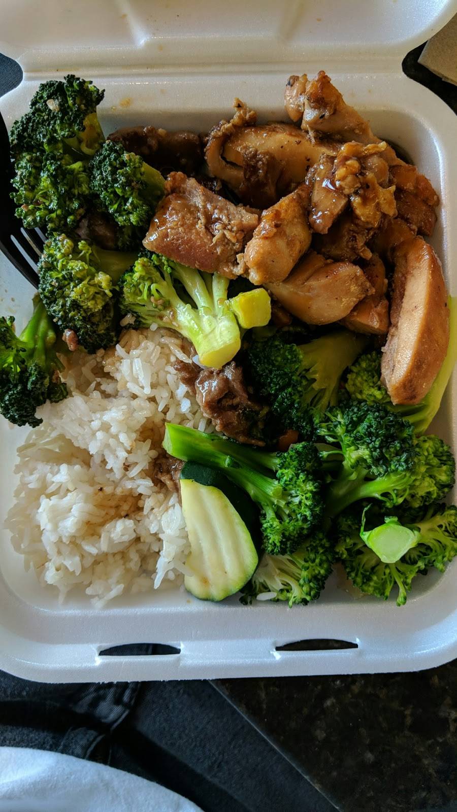 Panda Express | meal takeaway | 5192 E Kings Canyon Rd, Fresno, CA 93727, USA | 5592527861 OR +1 559-252-7861