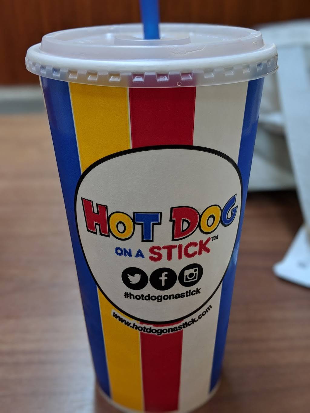 Hot Dog on a Stick | restaurant | Westfield Solano,1350, Travis Blvd Ste 1515, Fairfield, CA 94533, USA | 7074341863 OR +1 707-434-1863