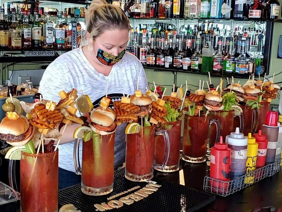 Seadogs Restaurant N Lounge | restaurant | 560 SW Fleet Ave, Lincoln City, OR 97367, USA | 5412648205 OR +1 541-264-8205