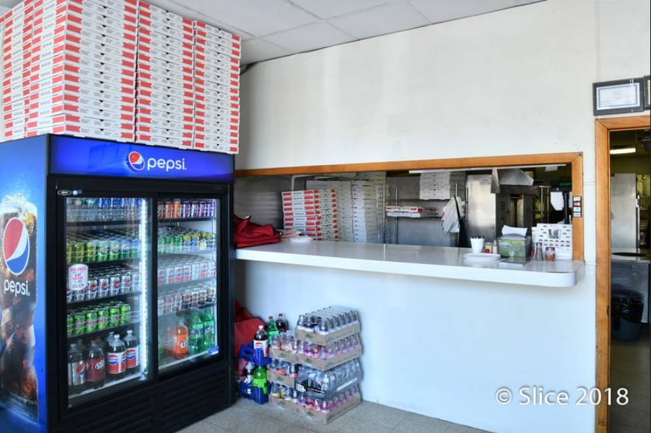 Crossroads Pizza | restaurant | 68 N Main St, Norwalk, CT 06854, USA | 2038557785 OR +1 203-855-7785