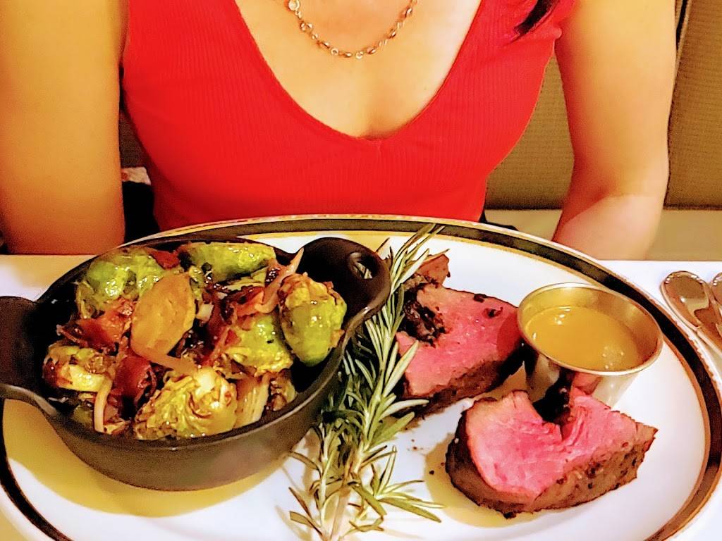 Porters Steakhouse | restaurant | 1000 Eastport Plaza Dr, Collinsville, IL 62234, USA | 6183452400 OR +1 618-345-2400