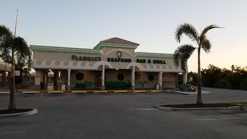 Flanigans Seafood Bar and Grill | restaurant | 2401 10th Ave N, Lake Worth, FL 33461, USA | 5619644666 OR +1 561-964-4666