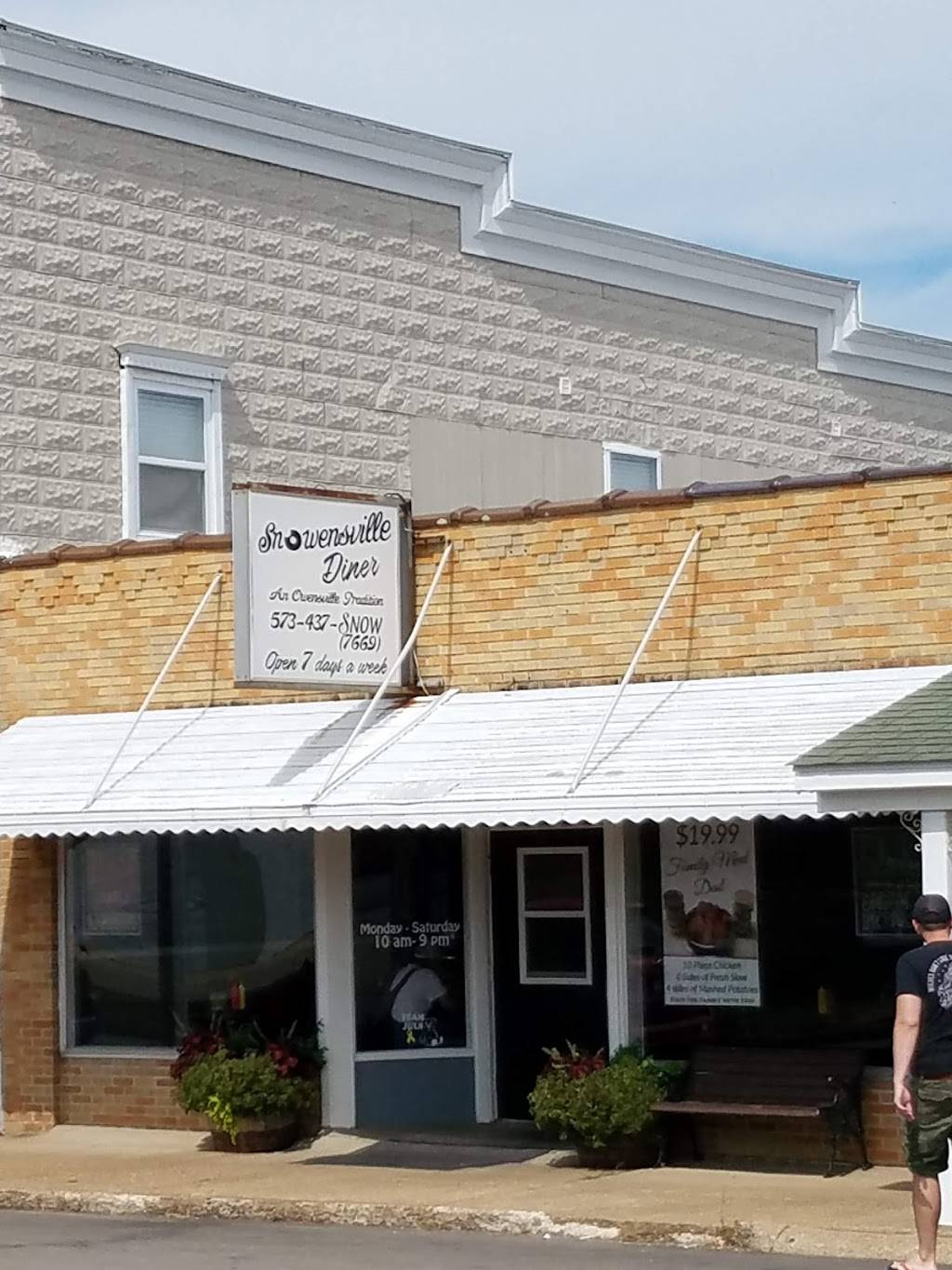 Snowensville Diner | restaurant | 206 S 1st St, Owensville, MO 65066, USA | 5734377669 OR +1 573-437-7669