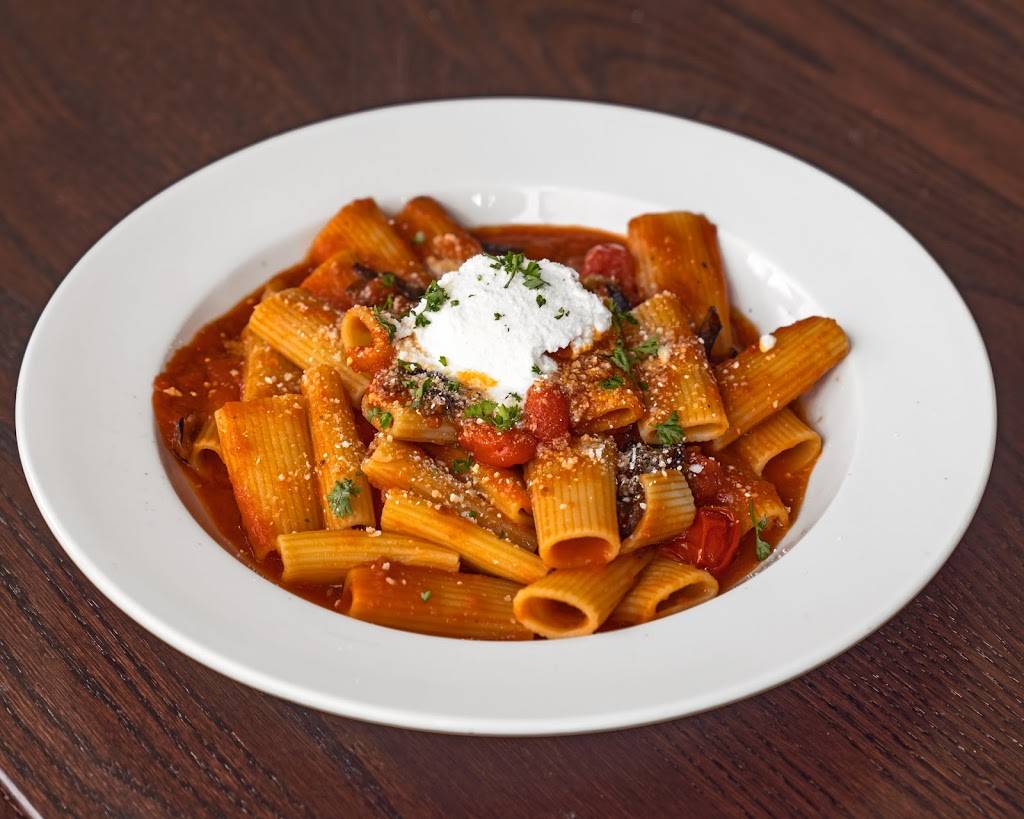 The Upper Crust Queens | restaurant | 67-11 Main St, Flushing, NY 11367, USA | 5853127878 OR +1 585-312-7878