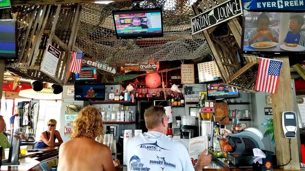 Sneaky Petes | restaurant | 12913 Ocean Gateway, Ocean City, MD 21842, USA | 4102131771 OR +1 410-213-1771