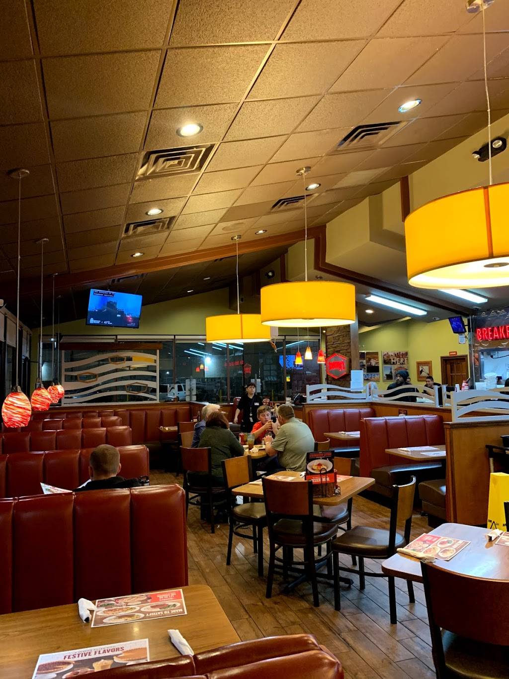 Dennys | restaurant | 9810 Gulf Fwy, Houston, TX 77034, USA | 7139460230 OR +1 713-946-0230
