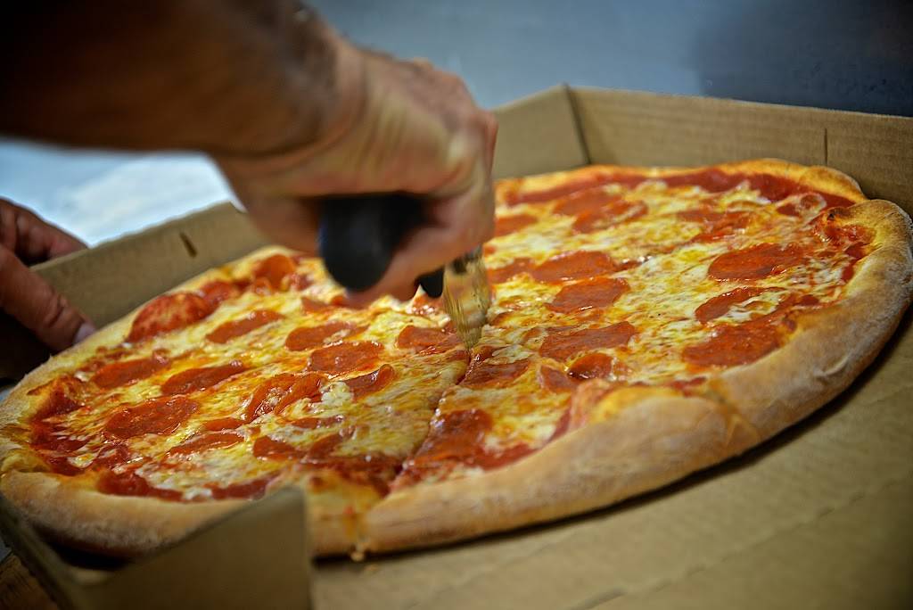 Francos NY Pizza and Subs | meal takeaway | 17 S Whiteville Vlg, Whiteville, NC 28472, USA | 9109146000 OR +1 910-914-6000