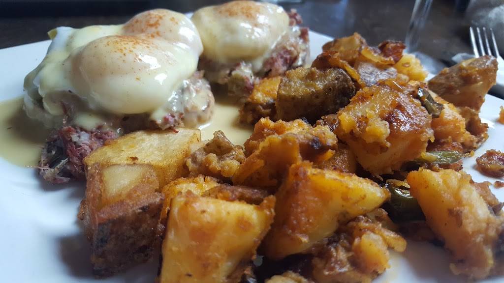 Hennesseys Tavern | restaurant | 2777 Roosevelt St, Carlsbad, CA 92008, USA | 7607296951 OR +1 760-729-6951