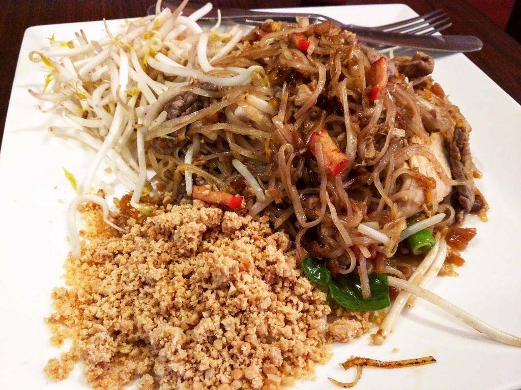 Lucky Thai Restaurant | restaurant | 240 W Broad St, Falls Church, VA 22046, USA | 5714056672 OR +1 571-405-6672