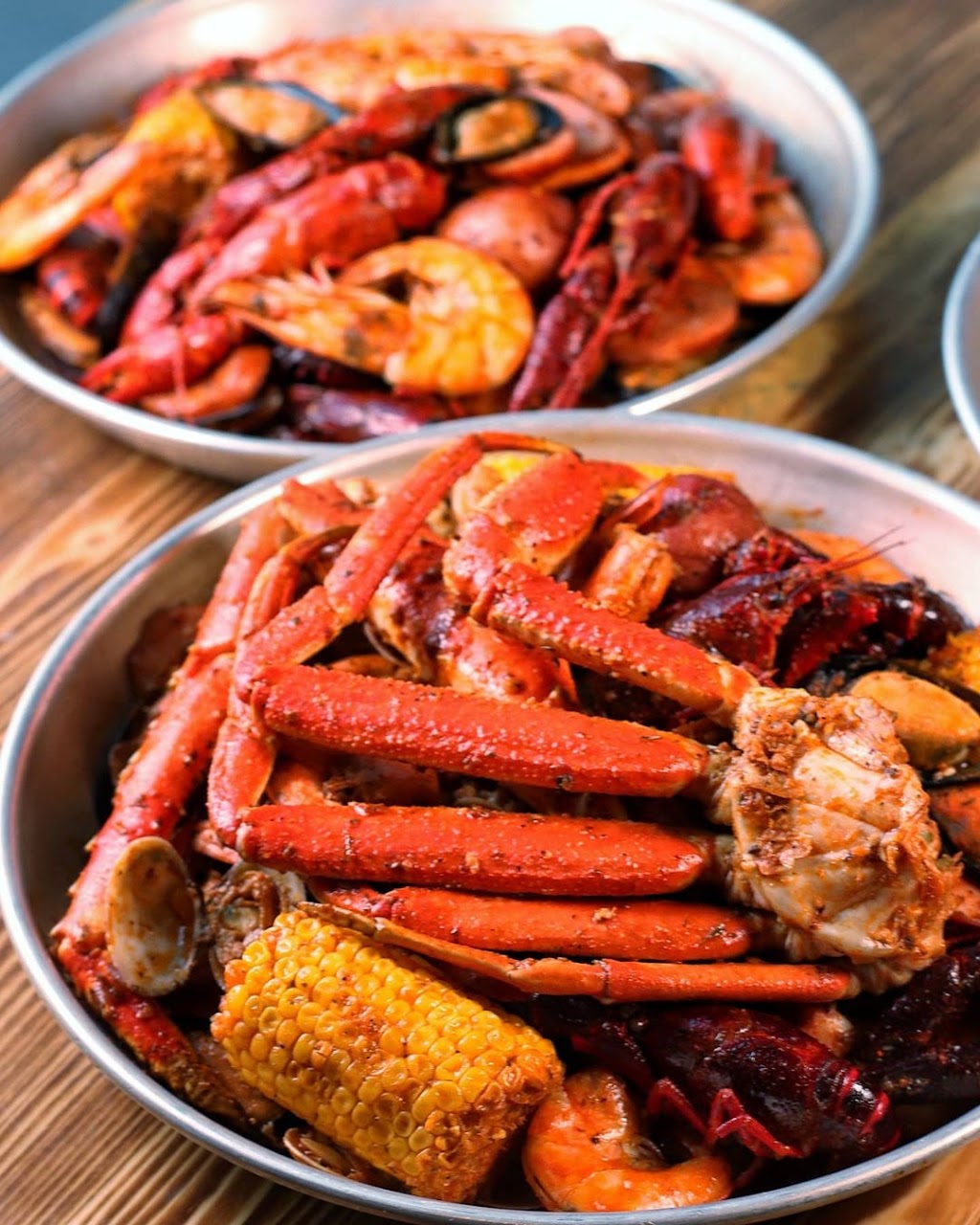 Hook & Reel Cajun Seafood & Bar | restaurant | 353 S Rock Rd, Wichita, KS 67207, USA | 3163589689 OR +1 316-358-9689