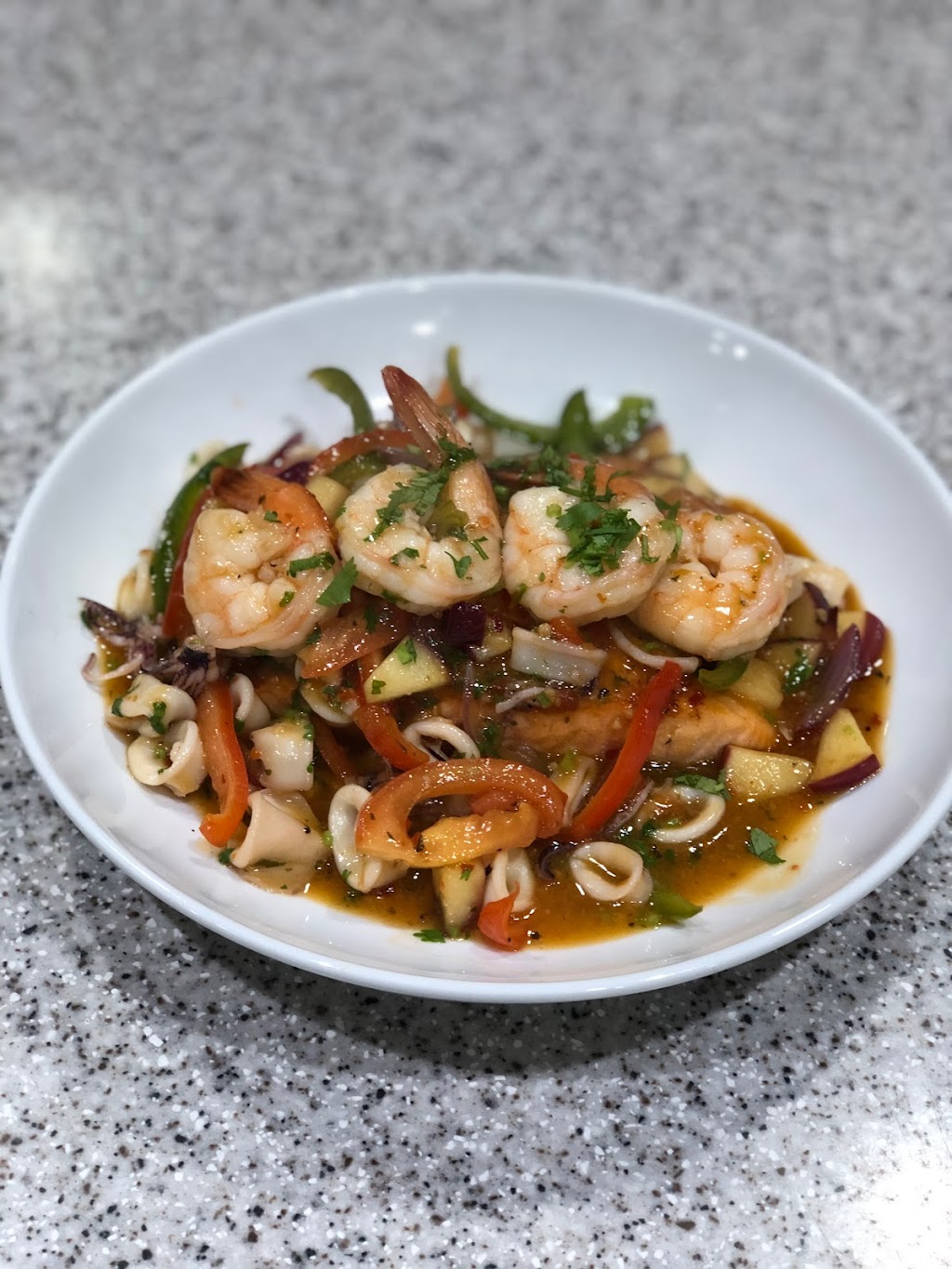 La Gran Manzana | restaurant | 22 Central Square, Boston, MA 02128, USA | 6174185728 OR +1 617-418-5728