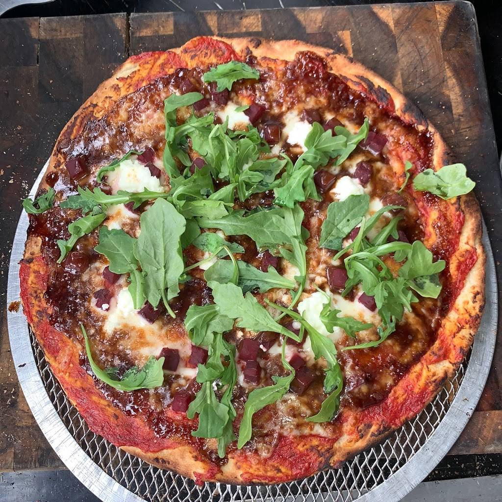 Full Moon Pizza | restaurant | 425 Michigan St, Petoskey, MI 49770, USA | 2316223344 OR +1 231-622-3344