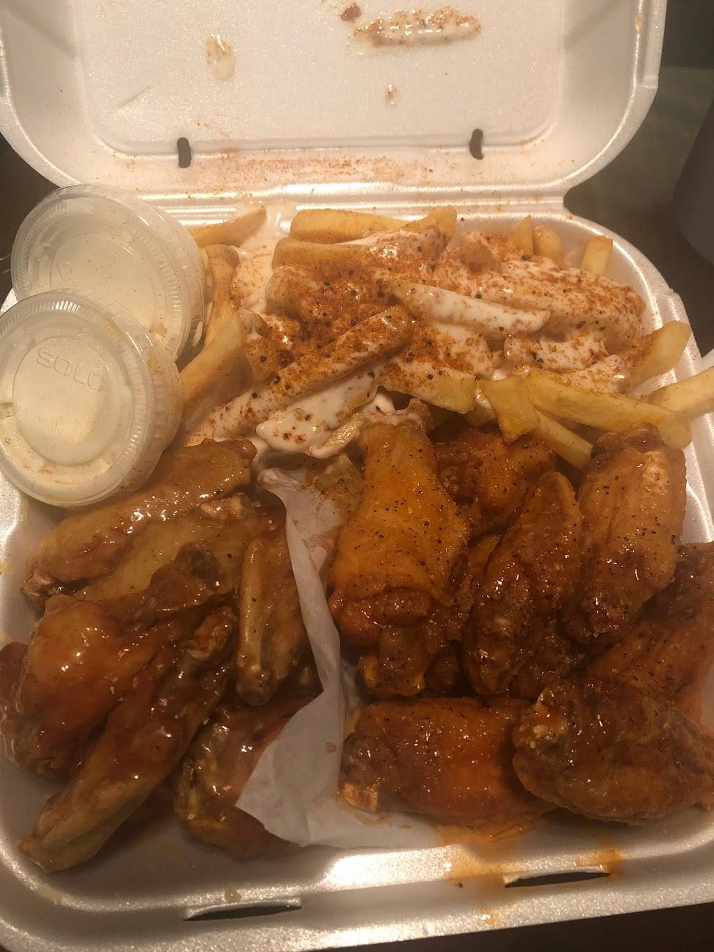 Wings Heaven | restaurant | 5605 E J Oliver Blvd, Fairfield, AL 35064, USA | 2056376840 OR +1 205-637-6840
