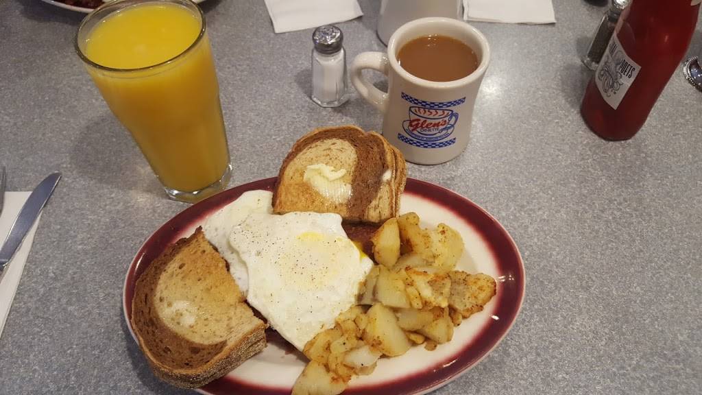 Glens Dinette | restaurant | 23 E Main St, Babylon, NY 11702, USA | 6316694700 OR +1 631-669-4700