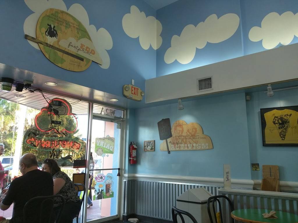 Ben & Jerry’s | bakery | 372A St Armands Cir, Sarasota, FL 34236, USA | 9413885226 OR +1 941-388-5226