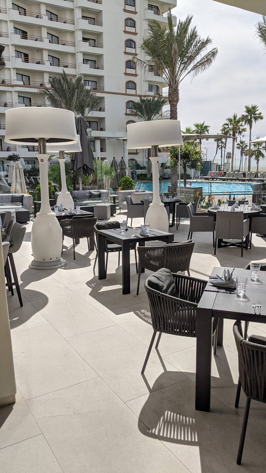 Henrys Ocean View Dining | restaurant | The Waterfront Beach Resort, a Hilton Hotel 21100, CA-1, Huntington Beach, CA 92648, USA | 7148458450 OR +1 714-845-8450
