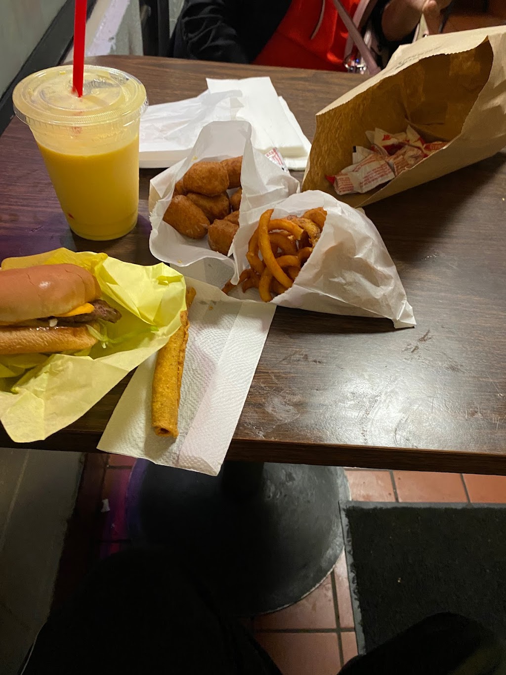 Golden Burger Stockton | restaurant | 536 E Hazelton Ave, Stockton, CA 95203, USA | 2094758597 OR +1 209-475-8597