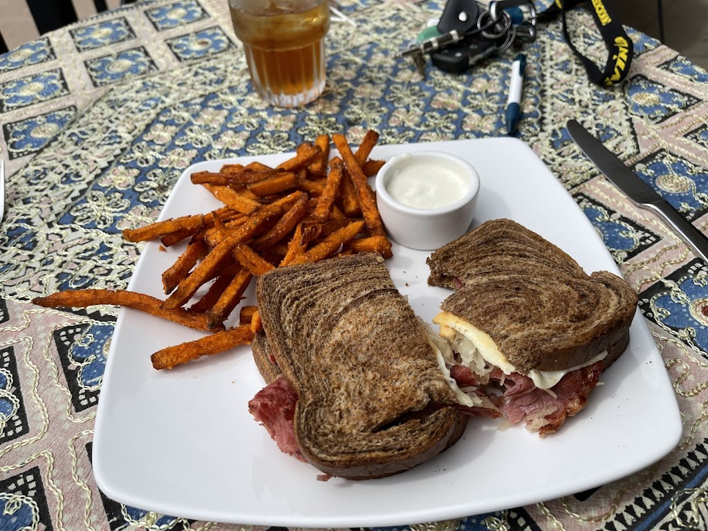 On the Sidewalk Bar & Grill | restaurant | 114 W Randolph Ave, Enid, OK 73701, USA | 5802343050 OR +1 580-234-3050