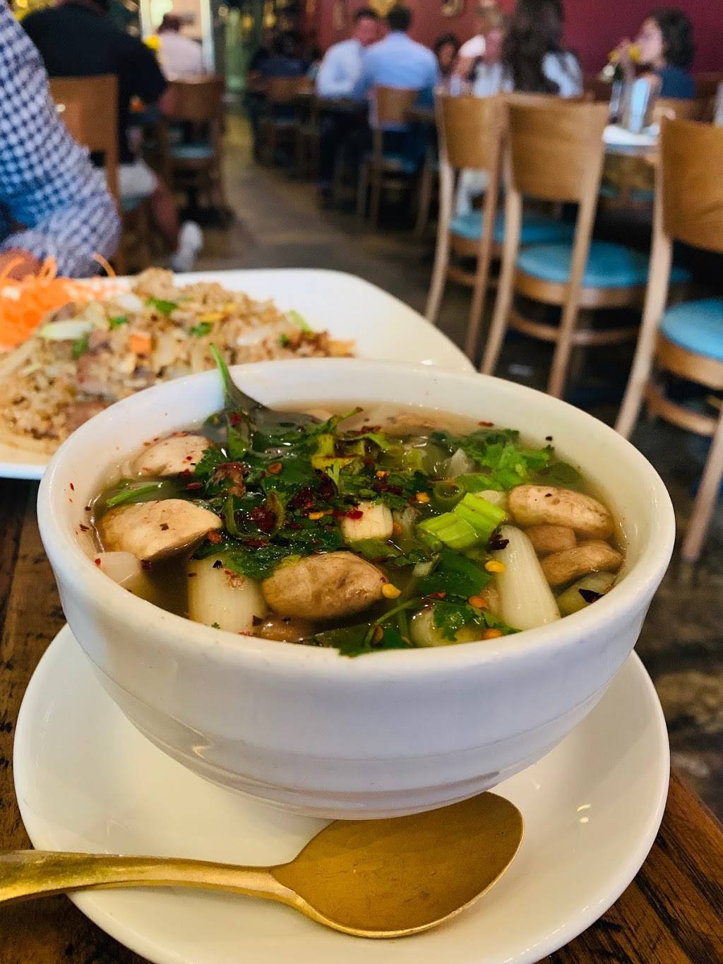 Nickys Thai Kitchen | restaurant | 903 Penn Ave, Pittsburgh, PA 15222, USA | 4124718424 OR +1 412-471-8424