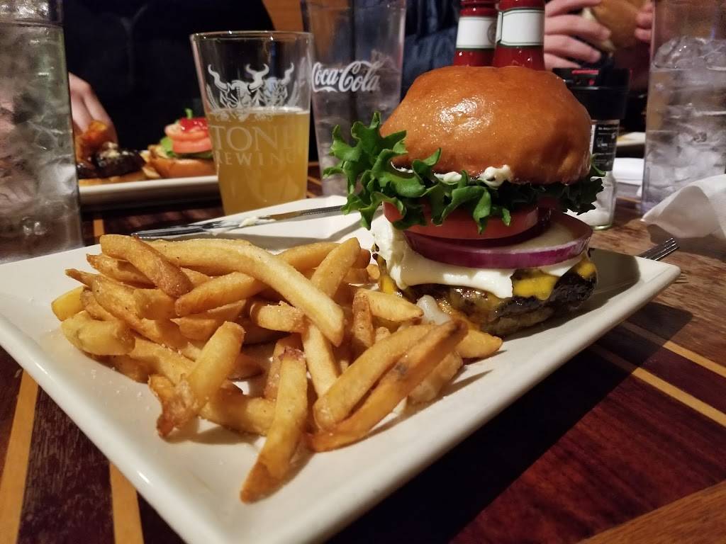 Black Rose Public House | restaurant | 222 N Main St, Hendersonville, NC 28792, USA | 8286982622 OR +1 828-698-2622