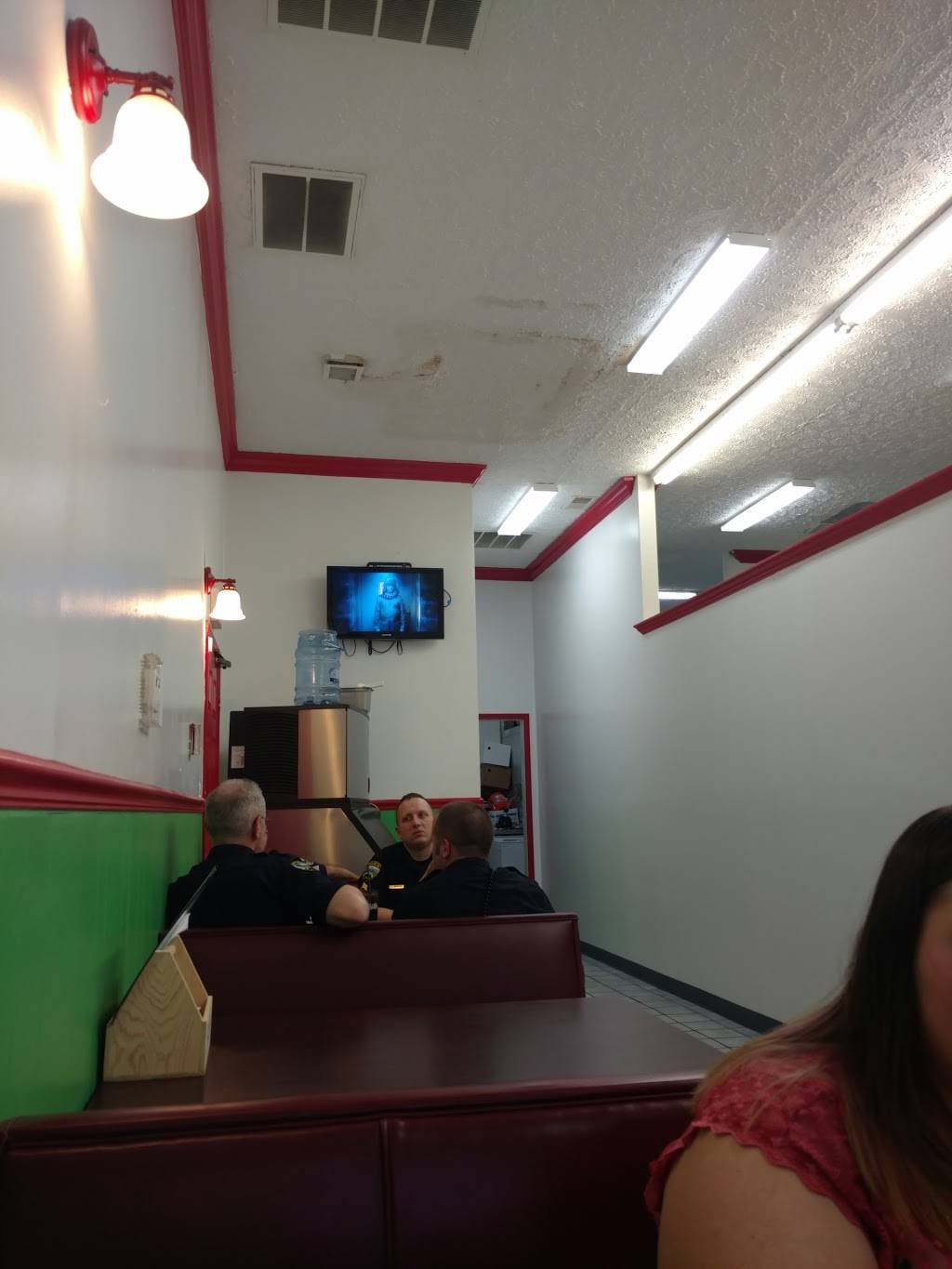 Marias Grill | restaurant | 1000 Grosscup Ave, Dunbar, WV 25064, USA | 3047669804 OR +1 304-766-9804