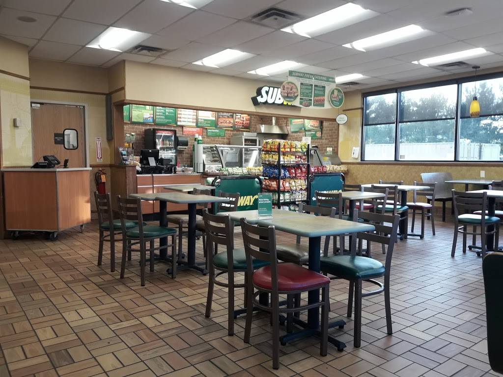 Subway Restaurants | restaurant | 11633 Greencastle Pike, Hagerstown, MD 21740, USA | 3015829007 OR +1 301-582-9007