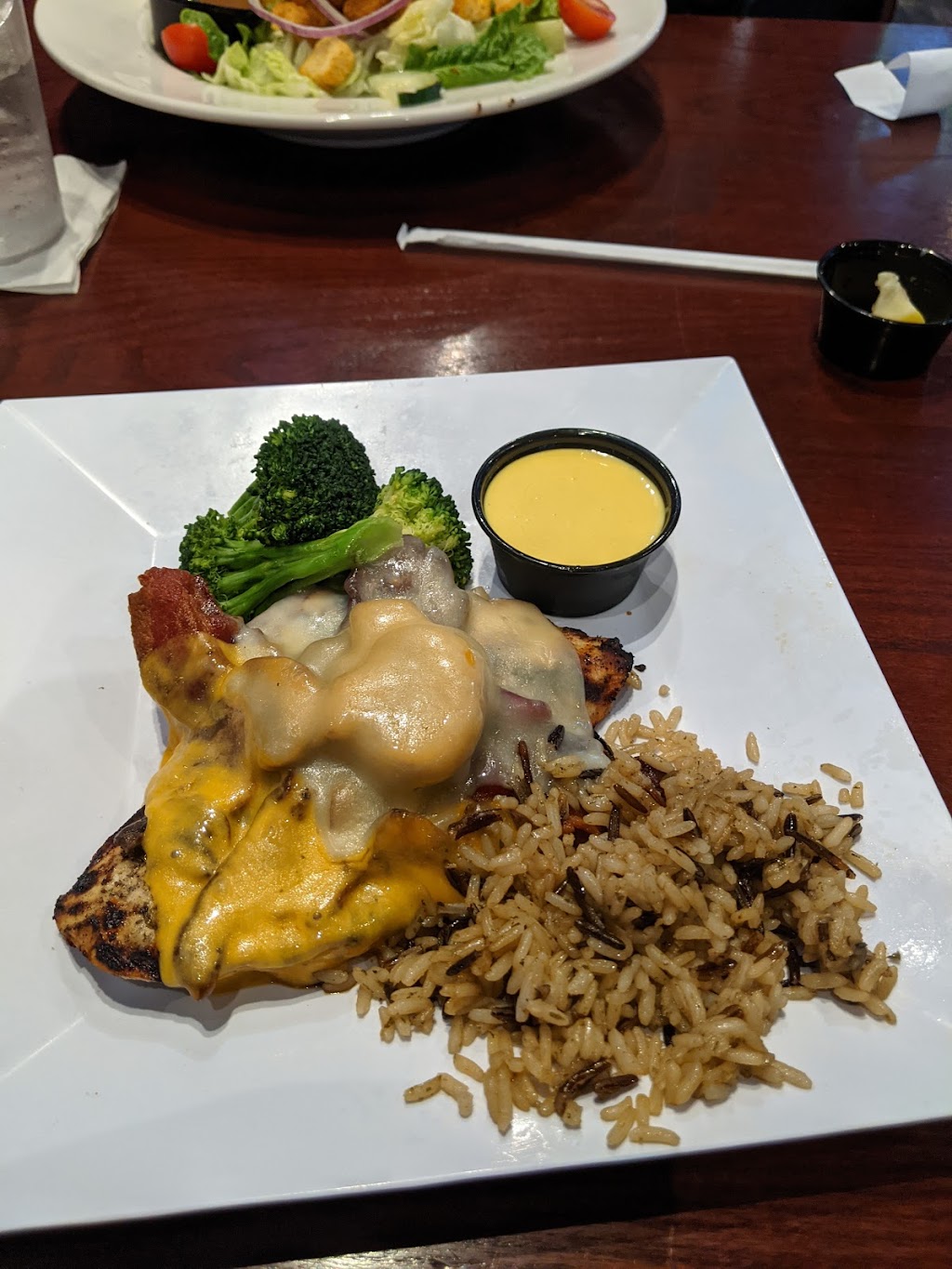 Baumhowers Victory Grille | restaurant | 3206 Joe Treadwell Dr, Mobile, AL 36606, USA | 2513782444 OR +1 251-378-2444