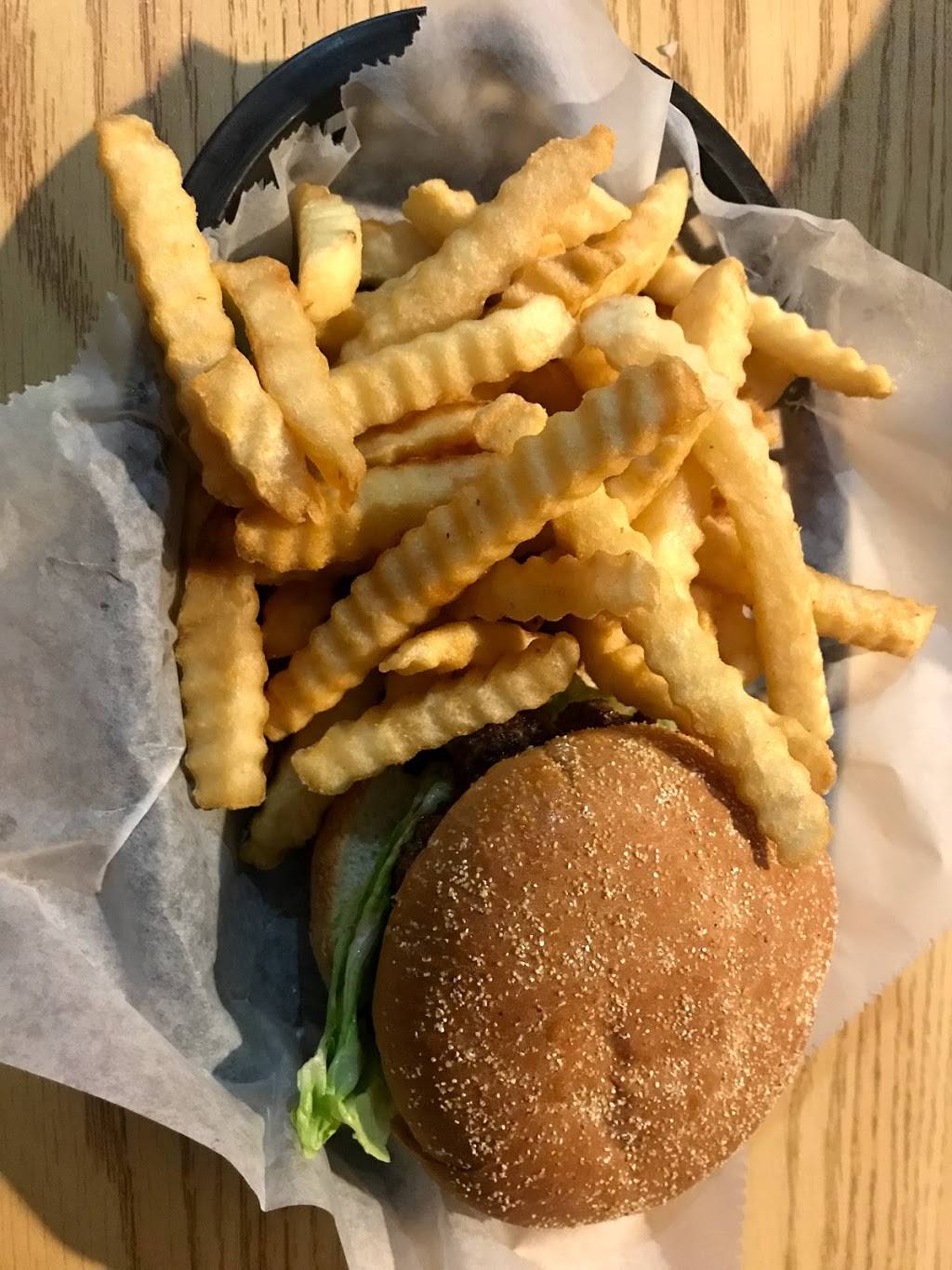 The Shack II | restaurant | 2842 SE 29th St, Topeka, KS 66605, USA | 7852664571 OR +1 785-266-4571