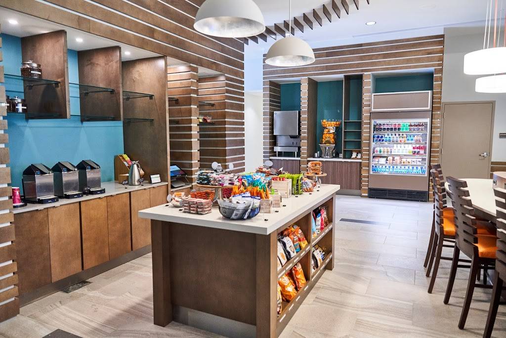 Cork & Kale | restaurant | 3499 NW 25th St, Miami, FL 33142, USA | 3056367000 OR +1 305-636-7000