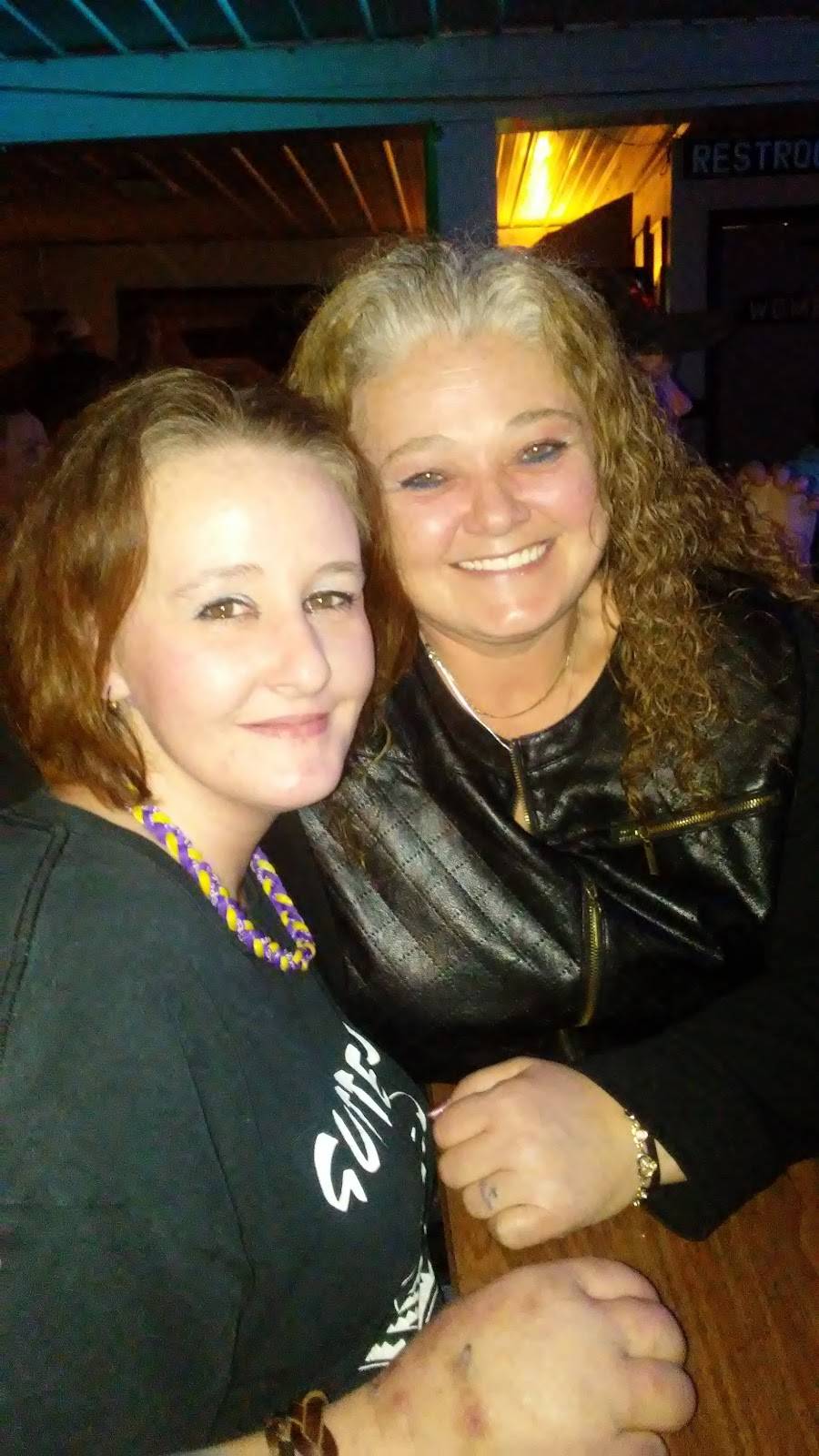 The New Village Inn | restaurant | 2221 E Jackson St, Muncie, IN 47303, USA | 7652870064 OR +1 765-287-0064