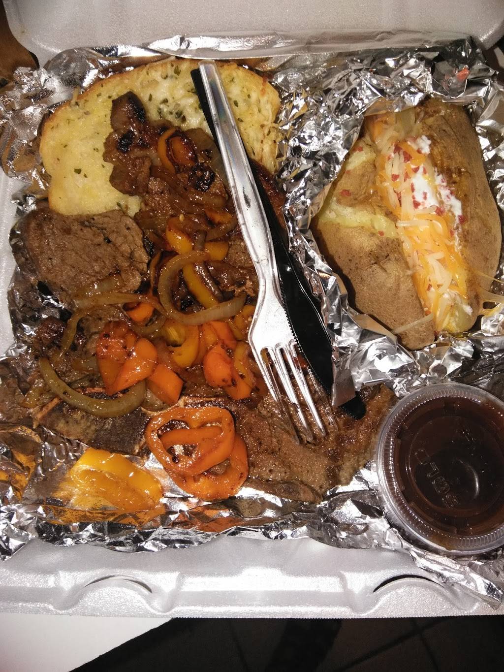 Burger World | restaurant | 105 N 42nd St, East St Louis, IL 62207, USA | 6186469060 OR +1 618-646-9060