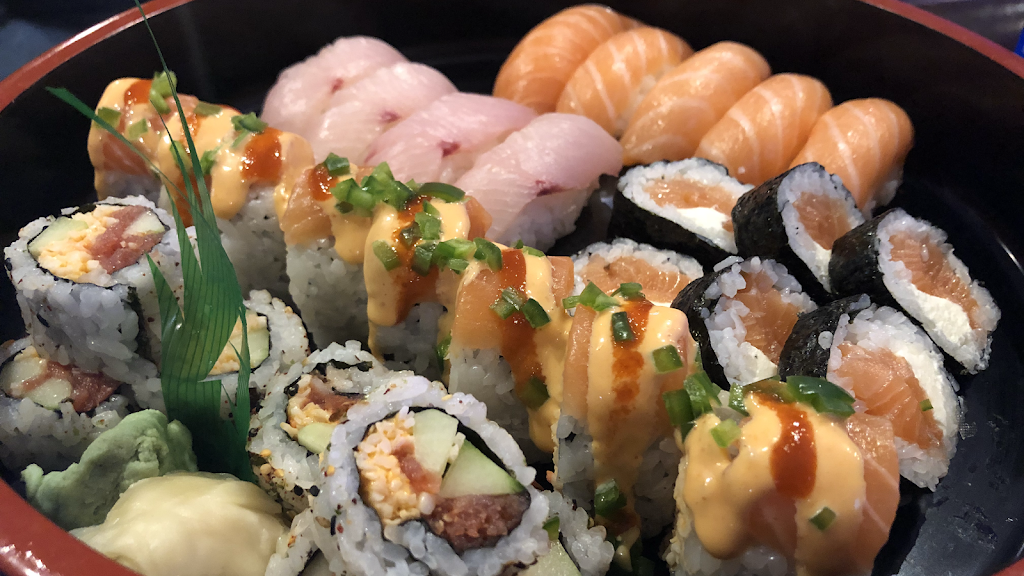 Sushi Plus | restaurant | 5830 W Thunderbird Rd STE B1, Glendale, AZ 85306, USA | 6025959891 OR +1 602-595-9891