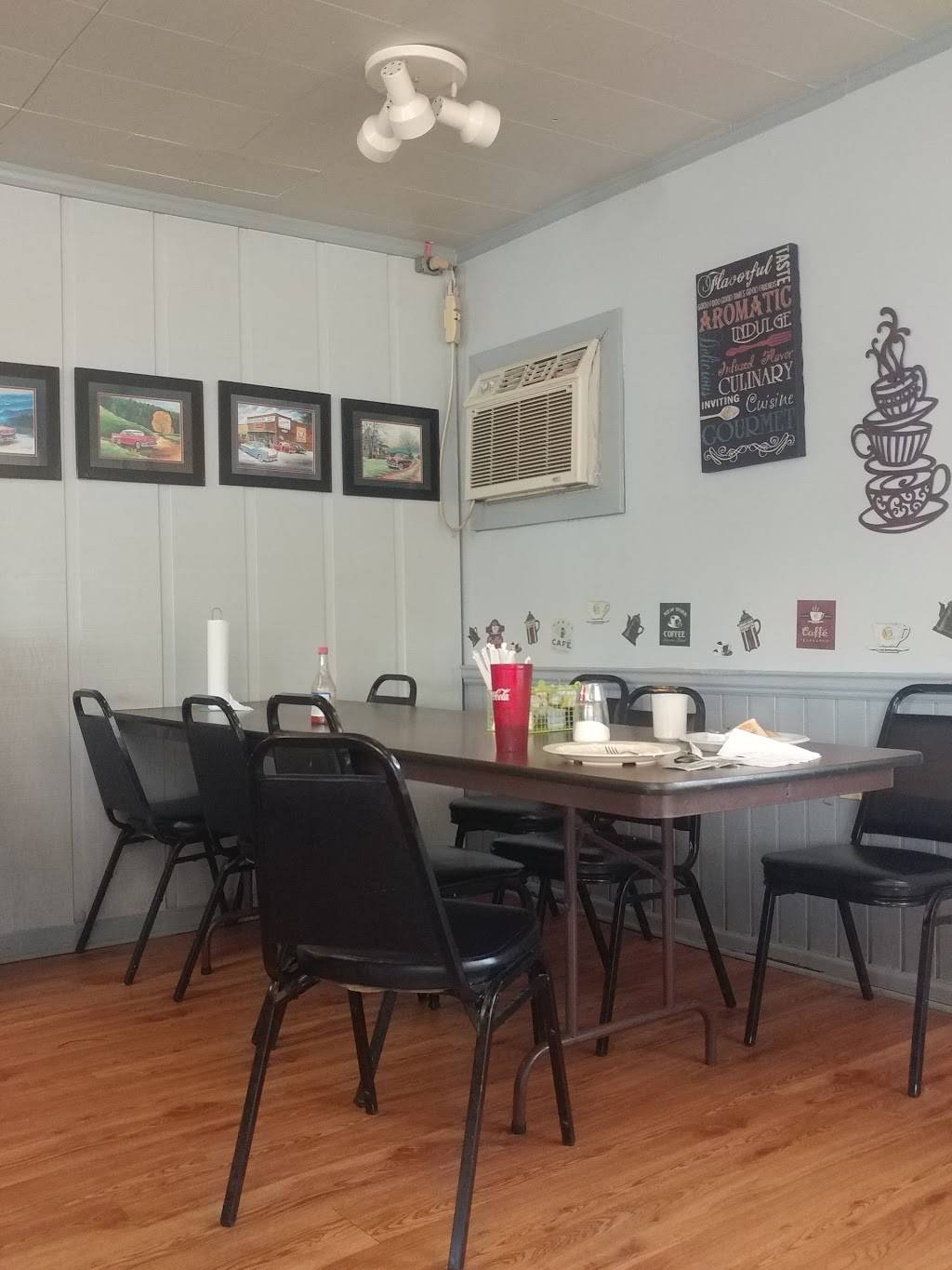 Henrys Restaurant | restaurant | 10757 Commerce St, Summerville, GA 30747, USA | 7068575210 OR +1 706-857-5210